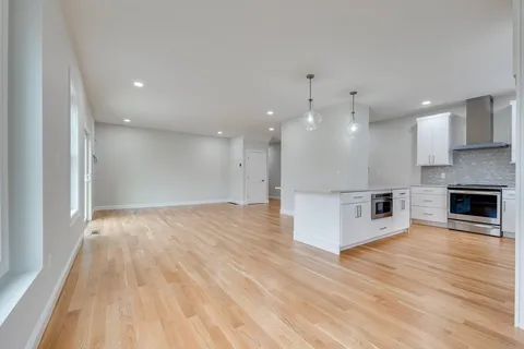 $1,049,900 | 17 Strongwater Drive, Salem, MA 01970