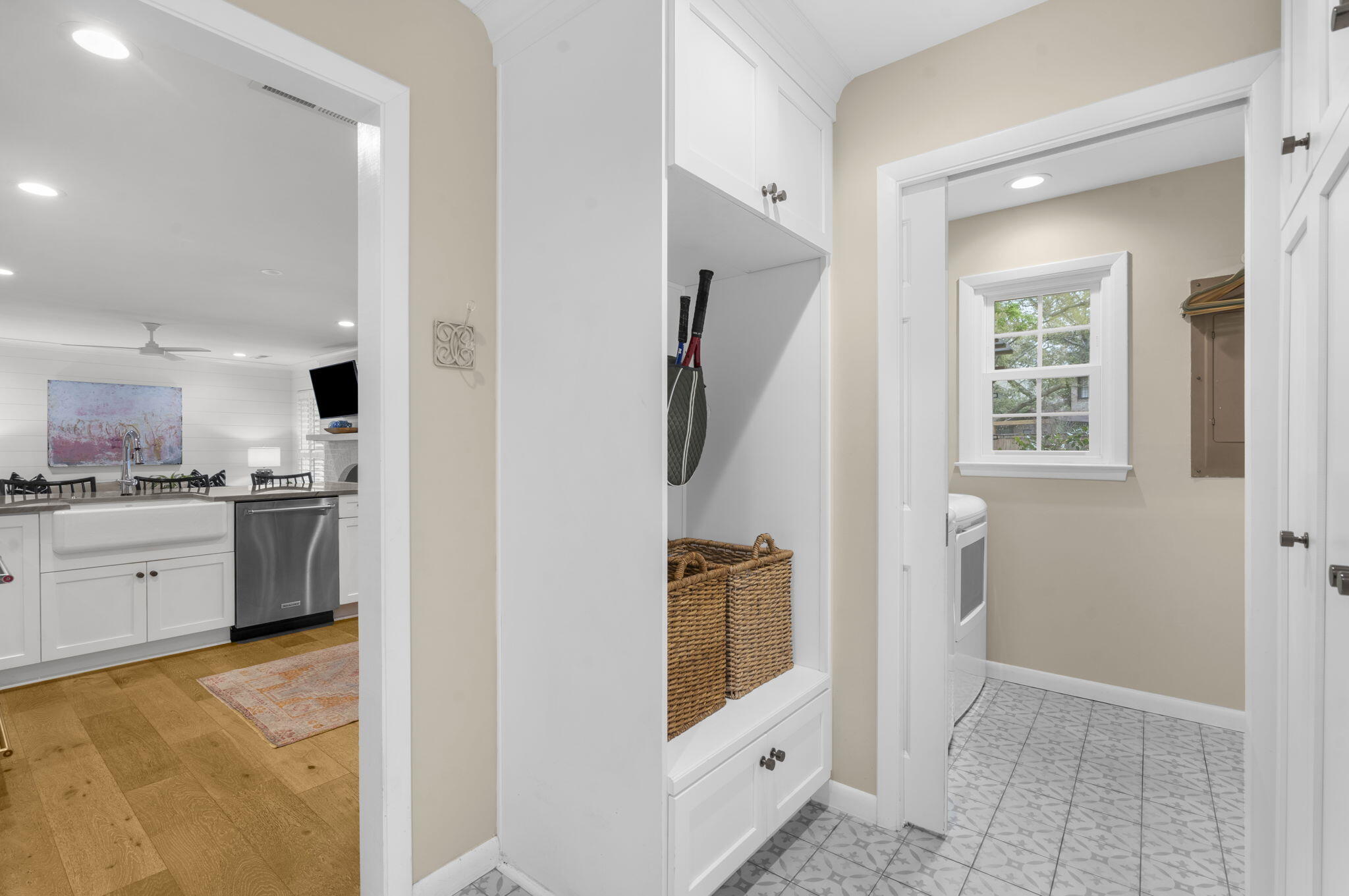 826 O'Sullivan Drive Mount Pleasant, SC 29464 - Photo 36 of 52 Mudroom/Laundry Room