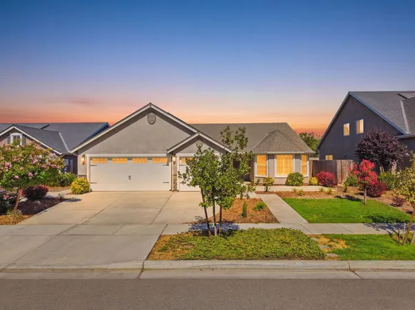 $519,000 | 2081 Madeline Drive, Hanford, CA 93230
