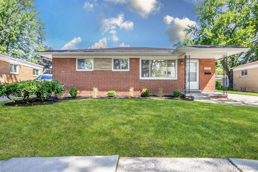 24865 Ridgecroft Avenue Eastpointe, MI 48021 - Photo 1 of 33