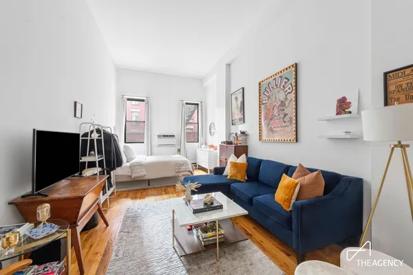 $4,495 | 23 Waverly Place, Unit 2D | Greenwich Village