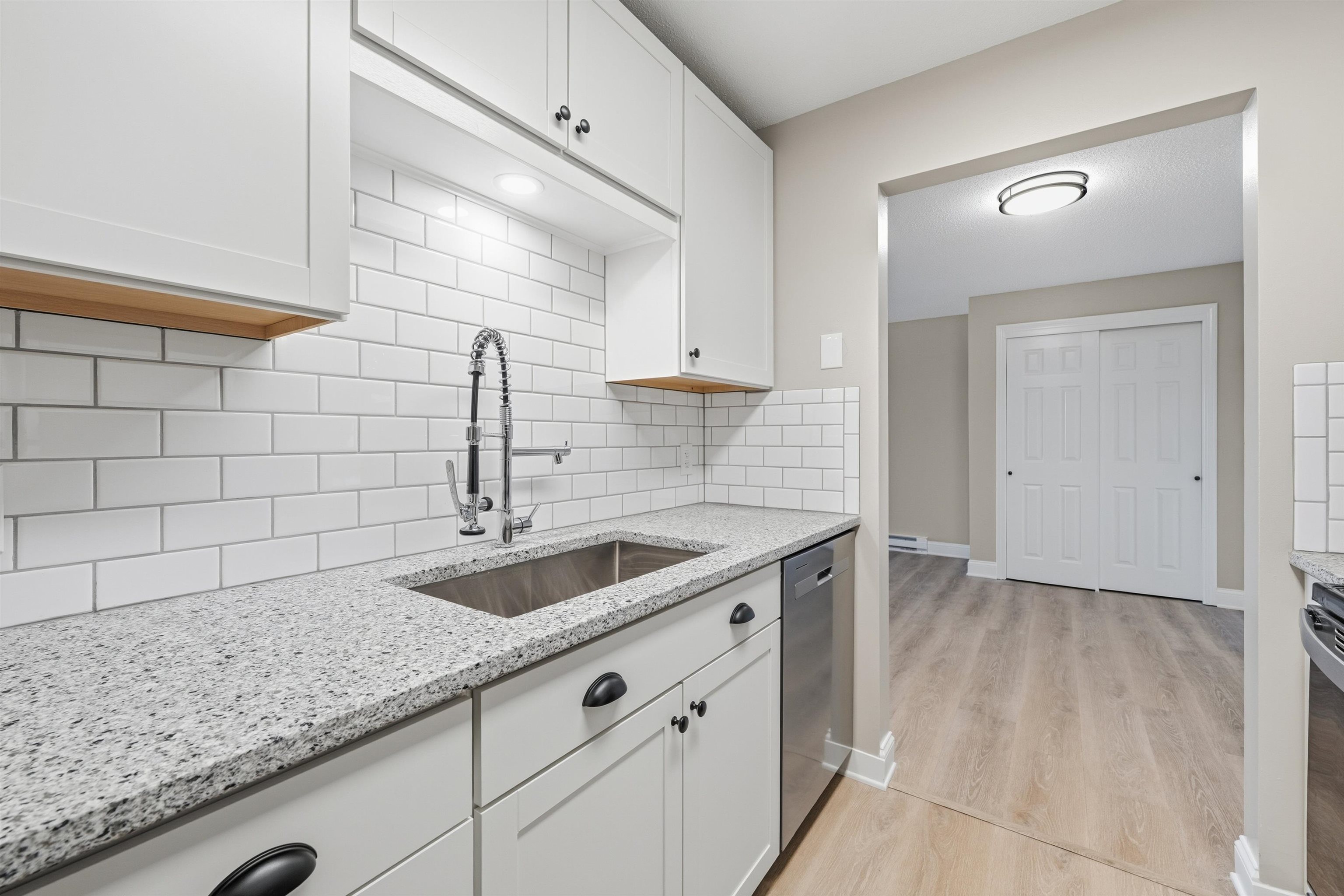 230 Eastern Avenue, Unit 101 Manchester, NH 03104 - Photo 4 of 30