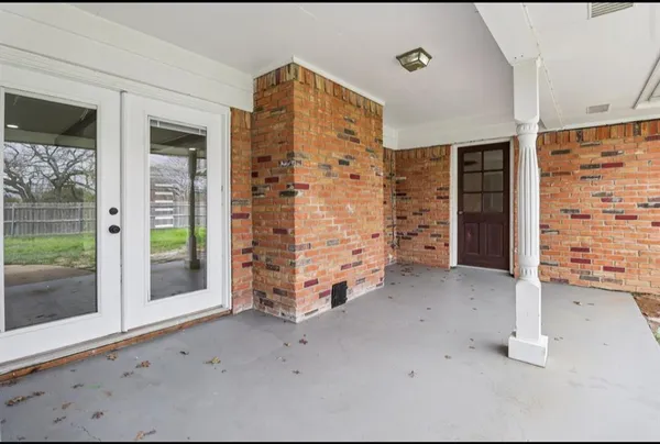 $3,200 | 1835 East Cedar Elm Drive, Arlington, TX 76012