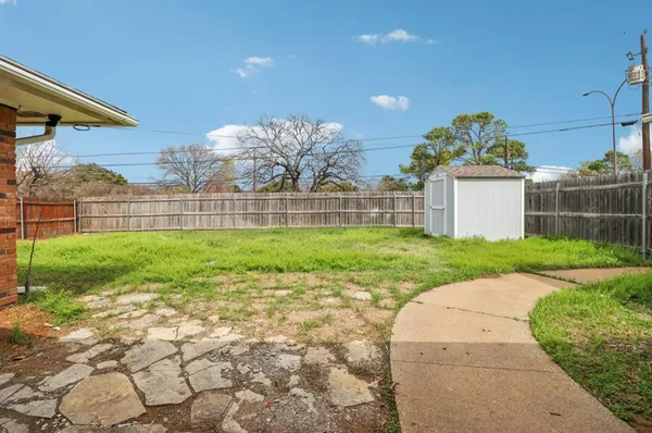 $3,200 | 1835 East Cedar Elm Drive, Arlington, TX 76012