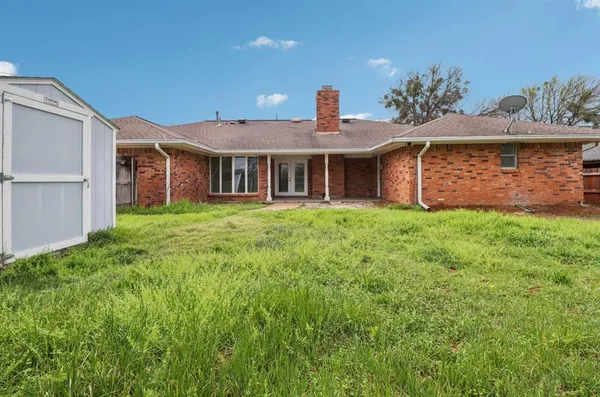 $3,200 | 1835 East Cedar Elm Drive, Arlington, TX 76012