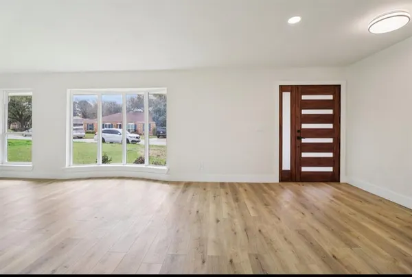 $3,200 | 1835 East Cedar Elm Drive, Arlington, TX 76012