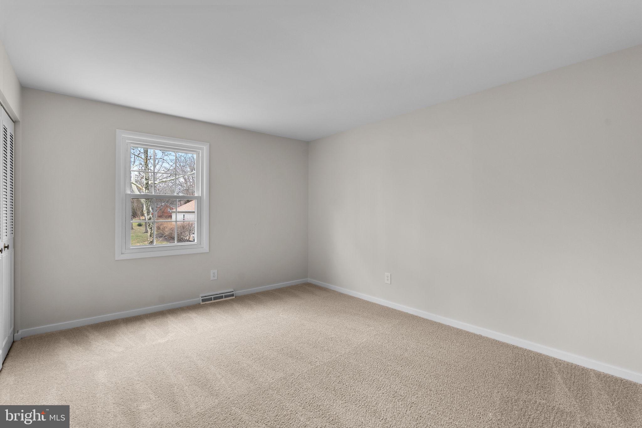 6170 Commodore Court Columbia, MD 21045 - Photo 26 of 49 an empty room with a window