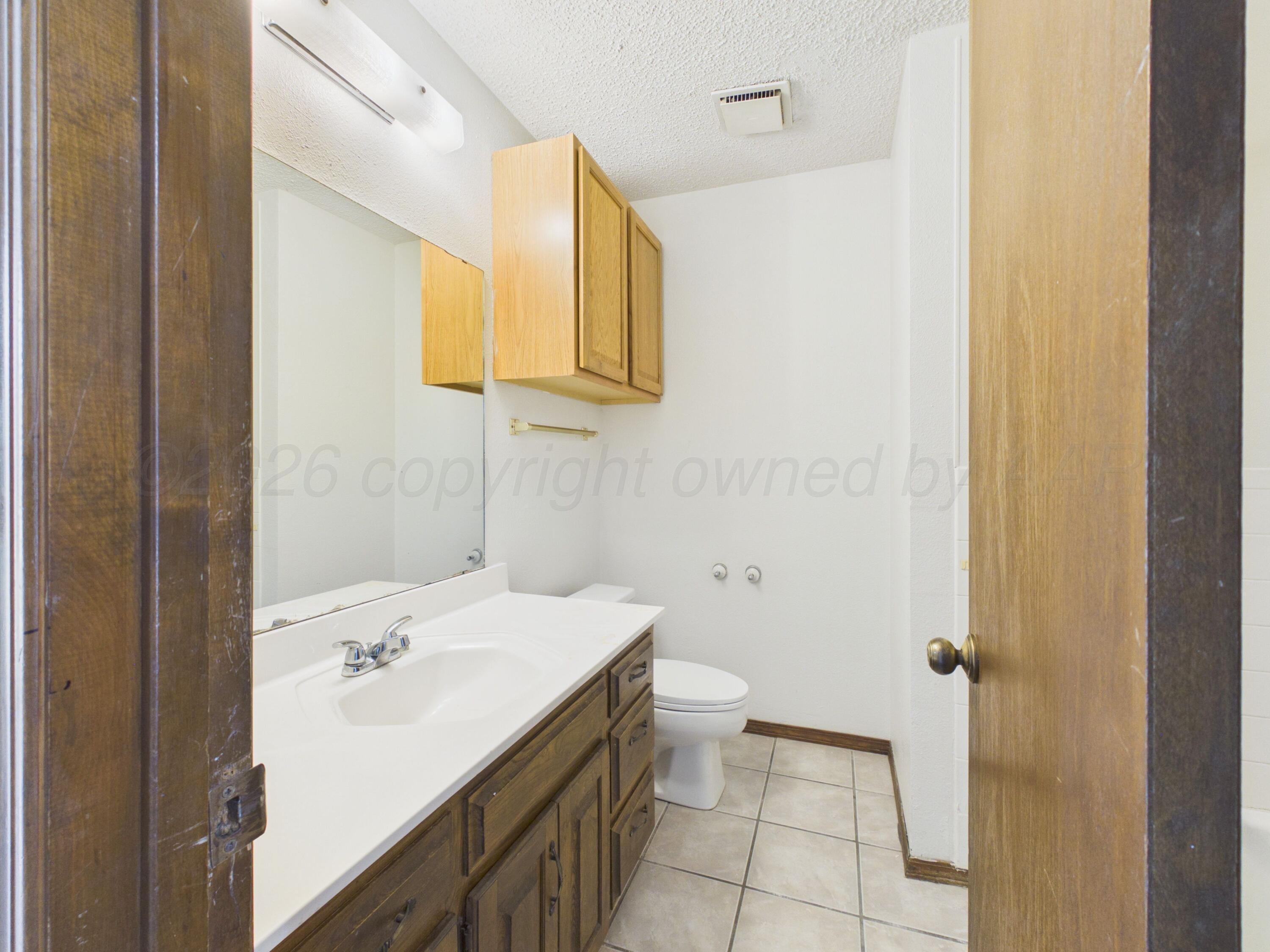 4216 Ridgecrest Circle Amarillo, TX 79109 - Photo 12 of 26 CAM06442G6-PR0103-STILL007