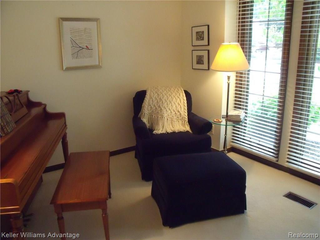 36941 Fox Run Farmington Hills, MI 48331 - Photo 27 of 49