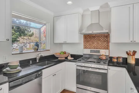 $1,995,000 | 8854 Egg Farm Road, Kenwood, CA 95452