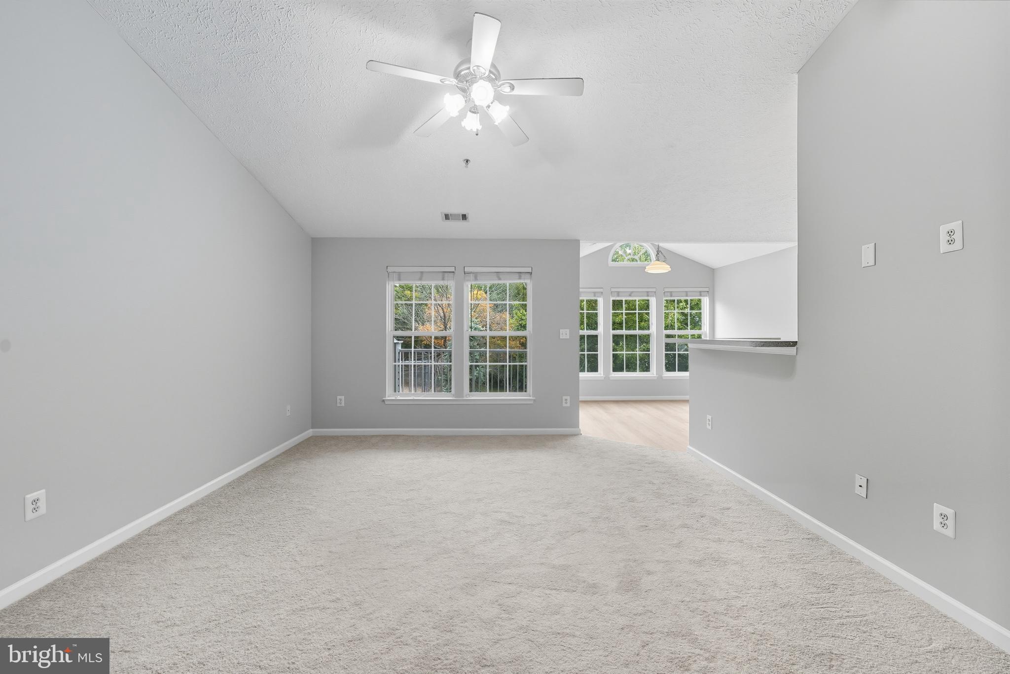 25910 Ridge Manor Drive, Unit 1000L Damascus, MD 20872 - Photo 14 of 51 Living Room