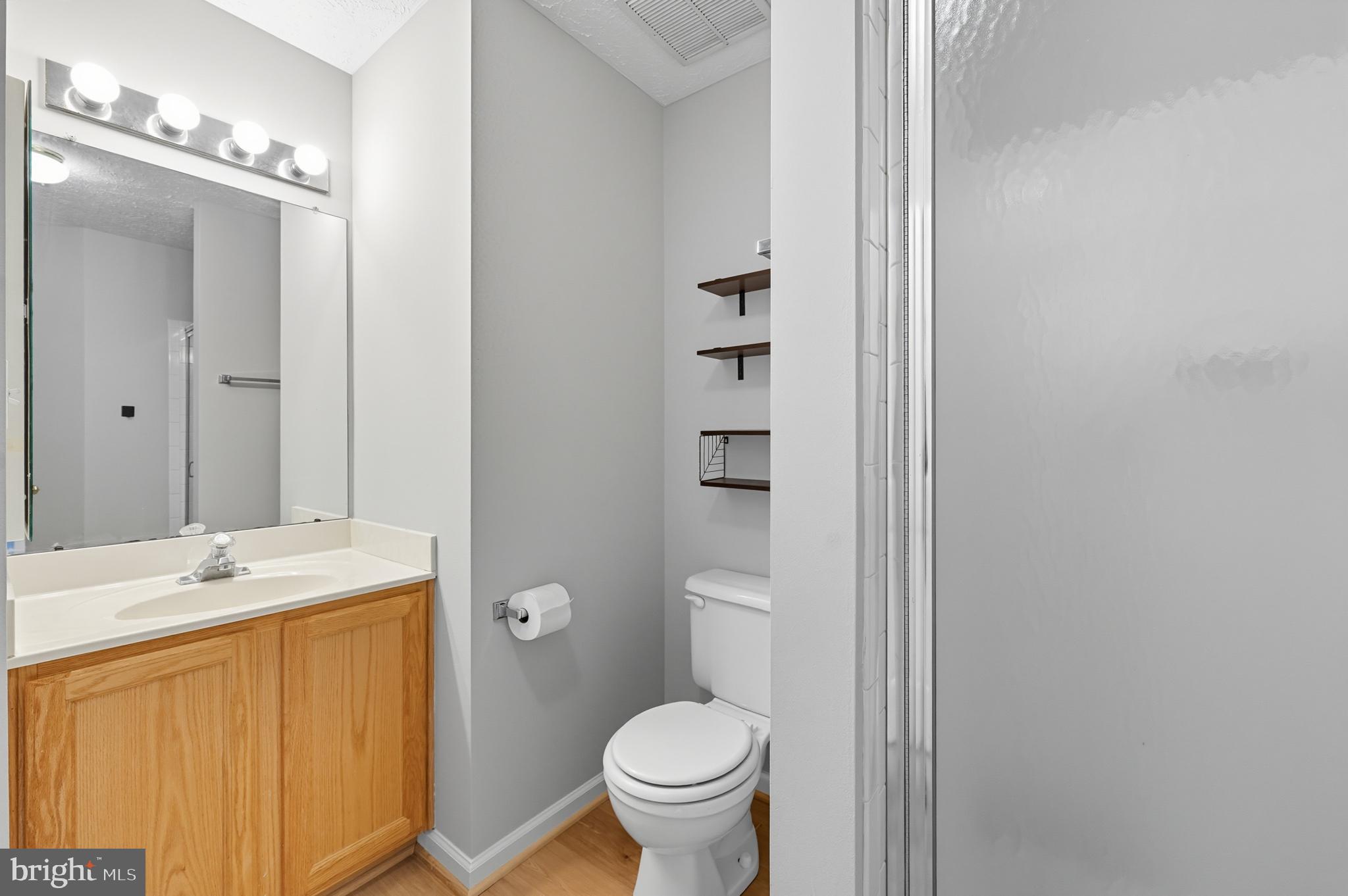 25910 Ridge Manor Drive, Unit 1000L Damascus, MD 20872 - Photo 43 of 51 Second Full Bathroom