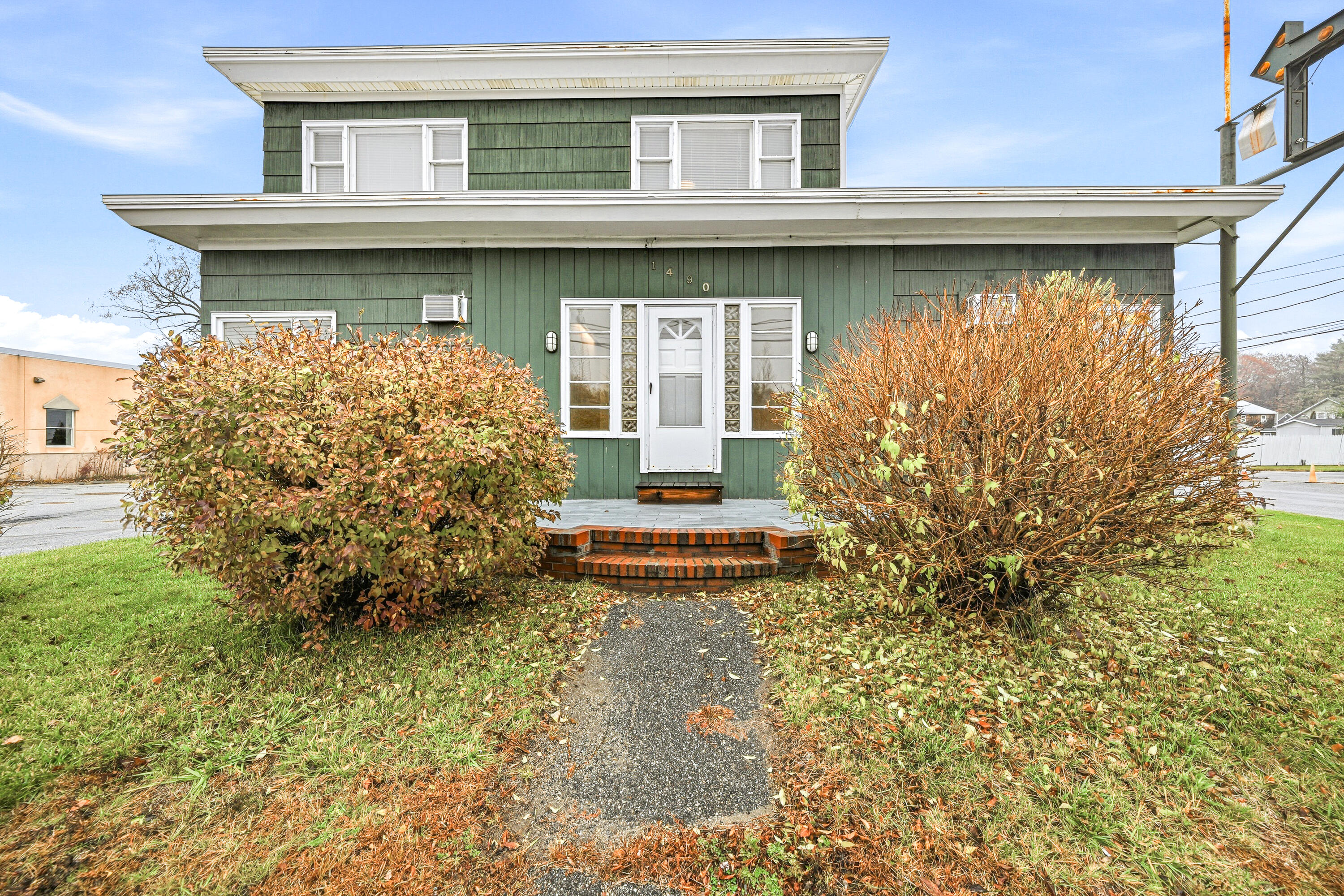 1490 Lisbon Street Lewiston, ME 04240 - Photo 2 of 36 110310gr-106