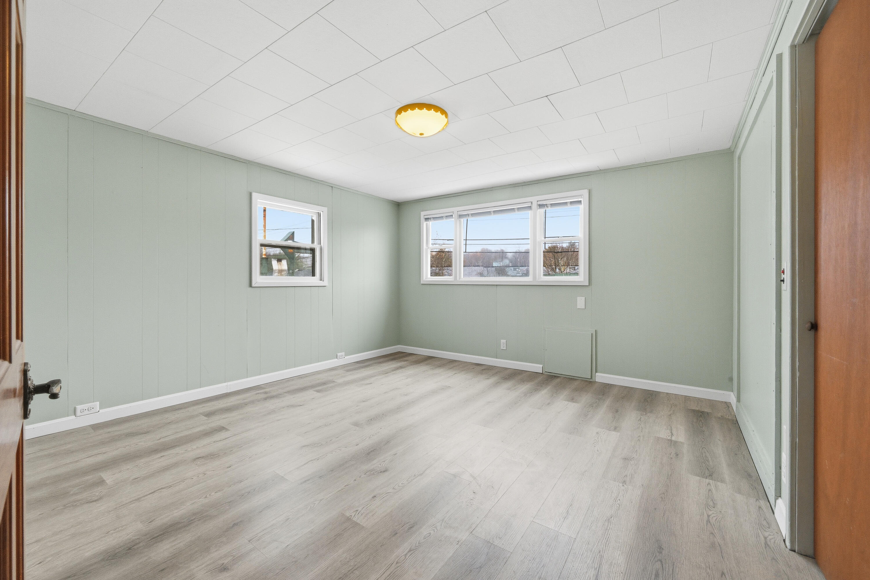 1490 Lisbon Street Lewiston, ME 04240 - Photo 21 of 36 110310gr-123