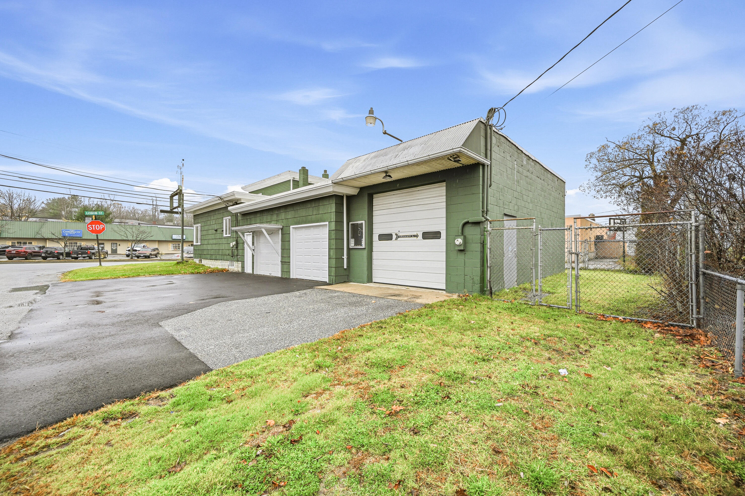 1490 Lisbon Street Lewiston, ME 04240 - Photo 4 of 36 110310gr-101