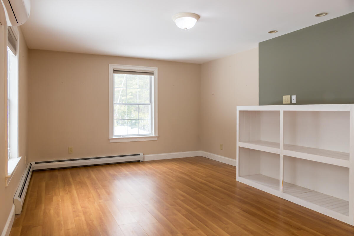 25 Allen Road Pownal, ME 04069 - Photo 18 of 60 29-Living room (3 of 4)