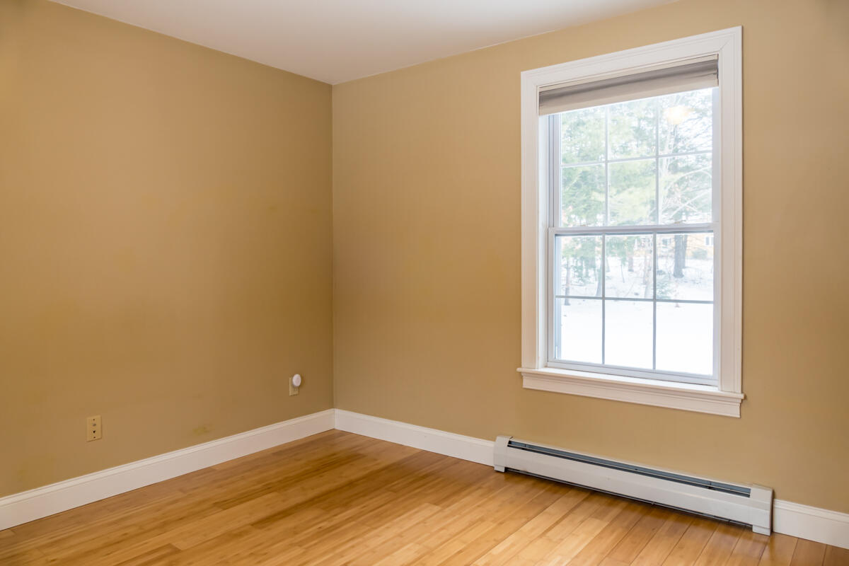 25 Allen Road Pownal, ME 04069 - Photo 28 of 60 35-1st floor bedroom (3 of 4)