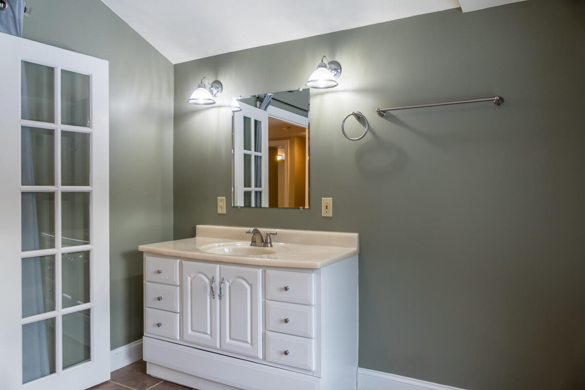 25 Allen Road Pownal, ME 04069 - Photo 38 of 60 45-Upstairs full bath (4 of 4)