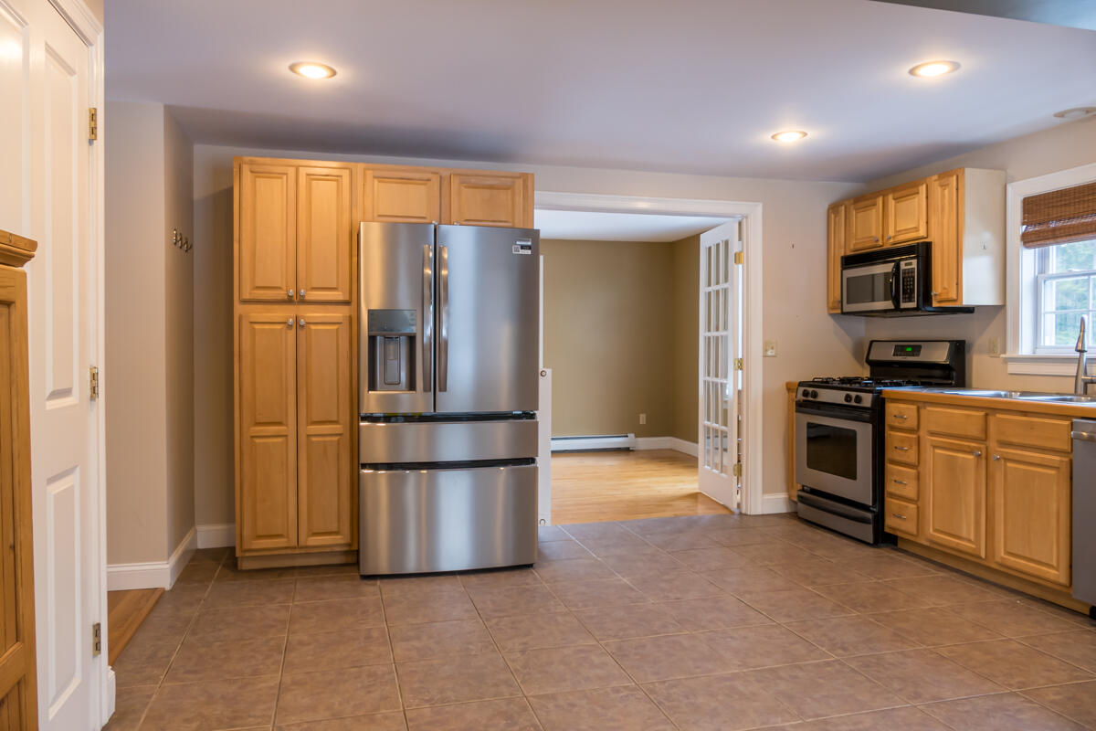 25 Allen Road Pownal, ME 04069 - Photo 7 of 60 18-Kitchen (4 of 12)