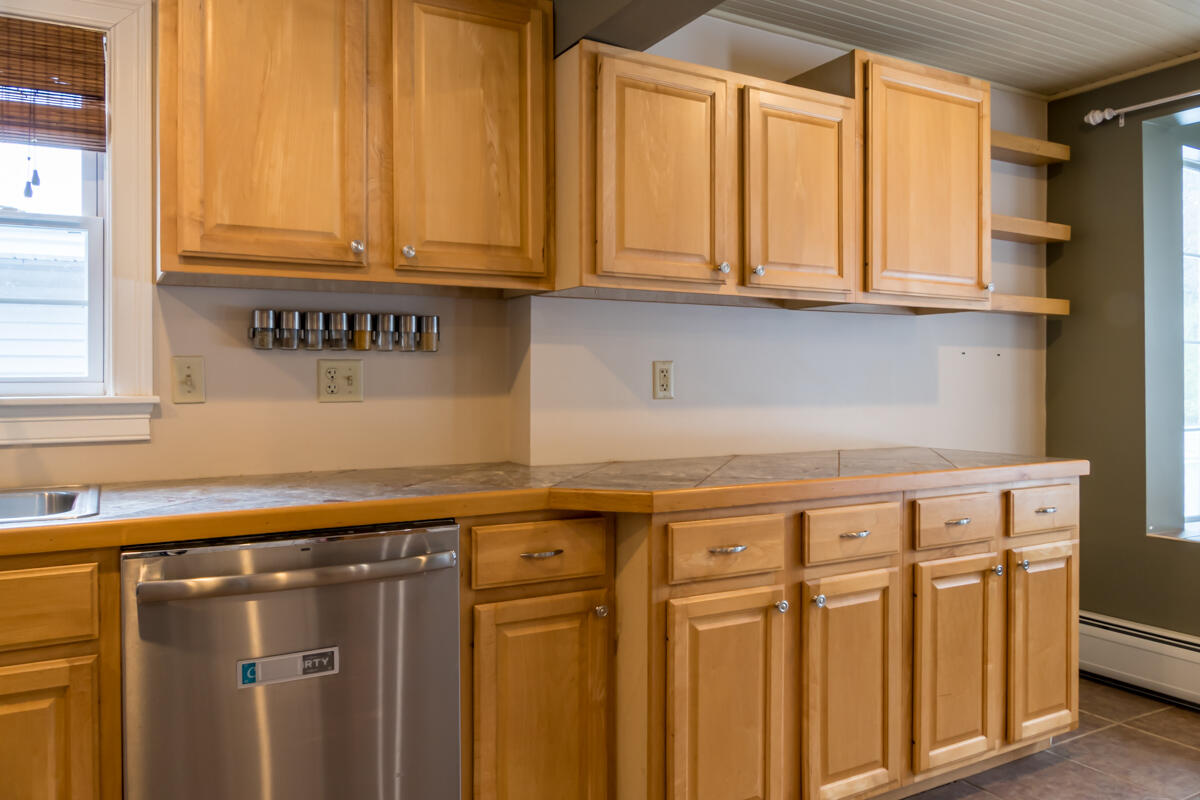 25 Allen Road Pownal, ME 04069 - Photo 10 of 60 21-Kitchen (7 of 12)