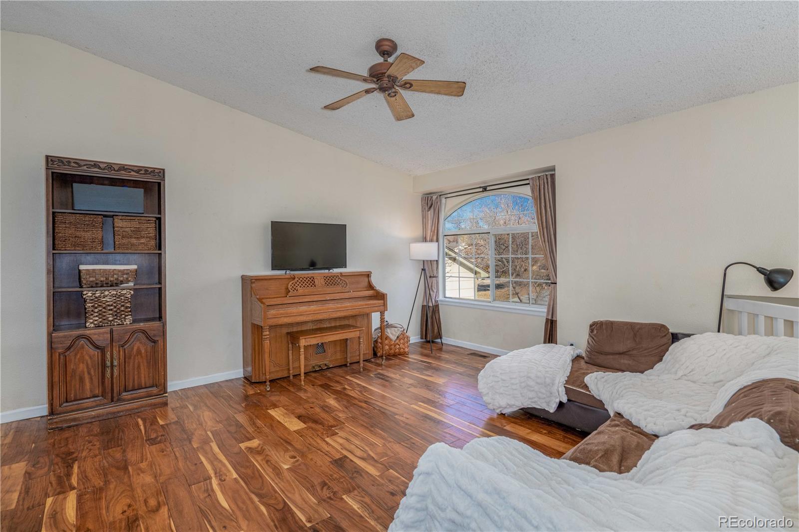 6174 Laguna Circle Highlands Ranch, CO 80130 - Photo 6 of 35