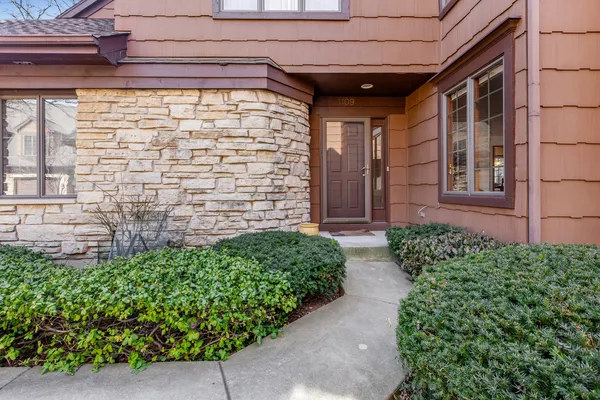 $410,000 | 1109 Ponderosa Court, Darien, IL 60561