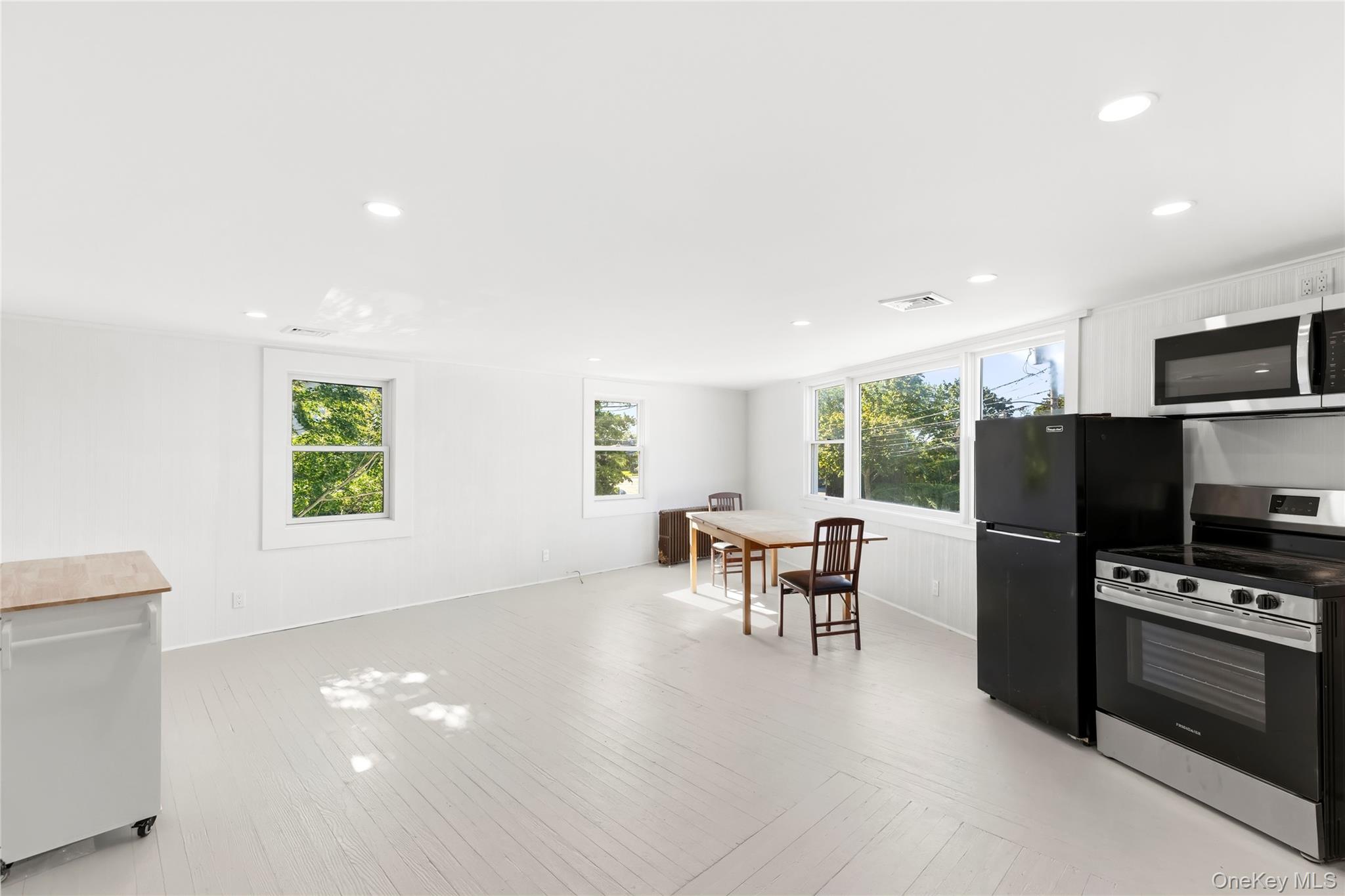 162 Mill Road, Unit 1 Westhampton Beach, NY 11978 - Photo 2 of 10 Gallery Image 2