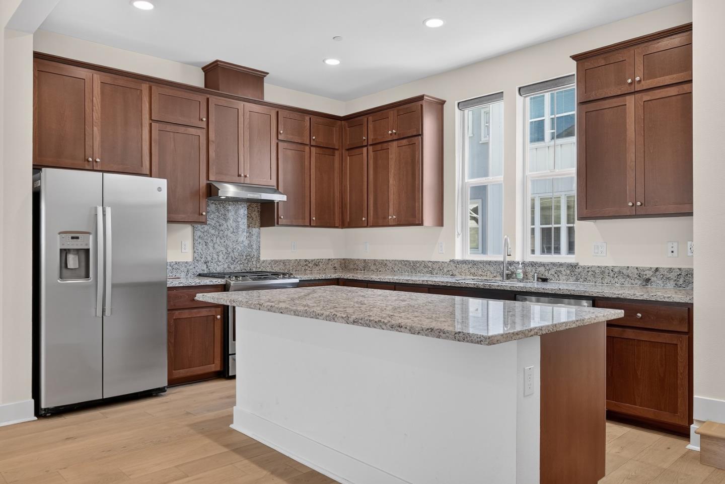 37385 Bay Crest Road Newark, CA 94560 - Photo 12 of 39 Gallery Image 12