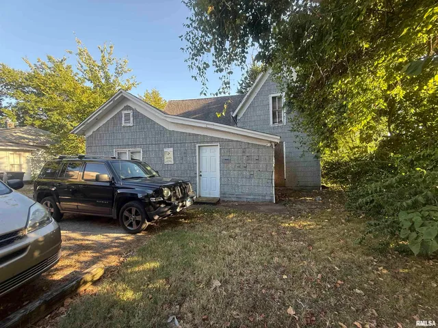 $38,000 | 508 West College Street, Carbondale, IL 62901