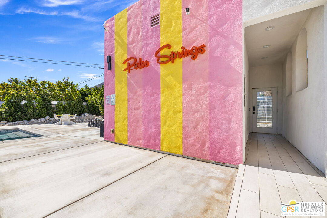 775 West Racquet Club Road Palm Springs, CA 92262 - Photo 19 of 38