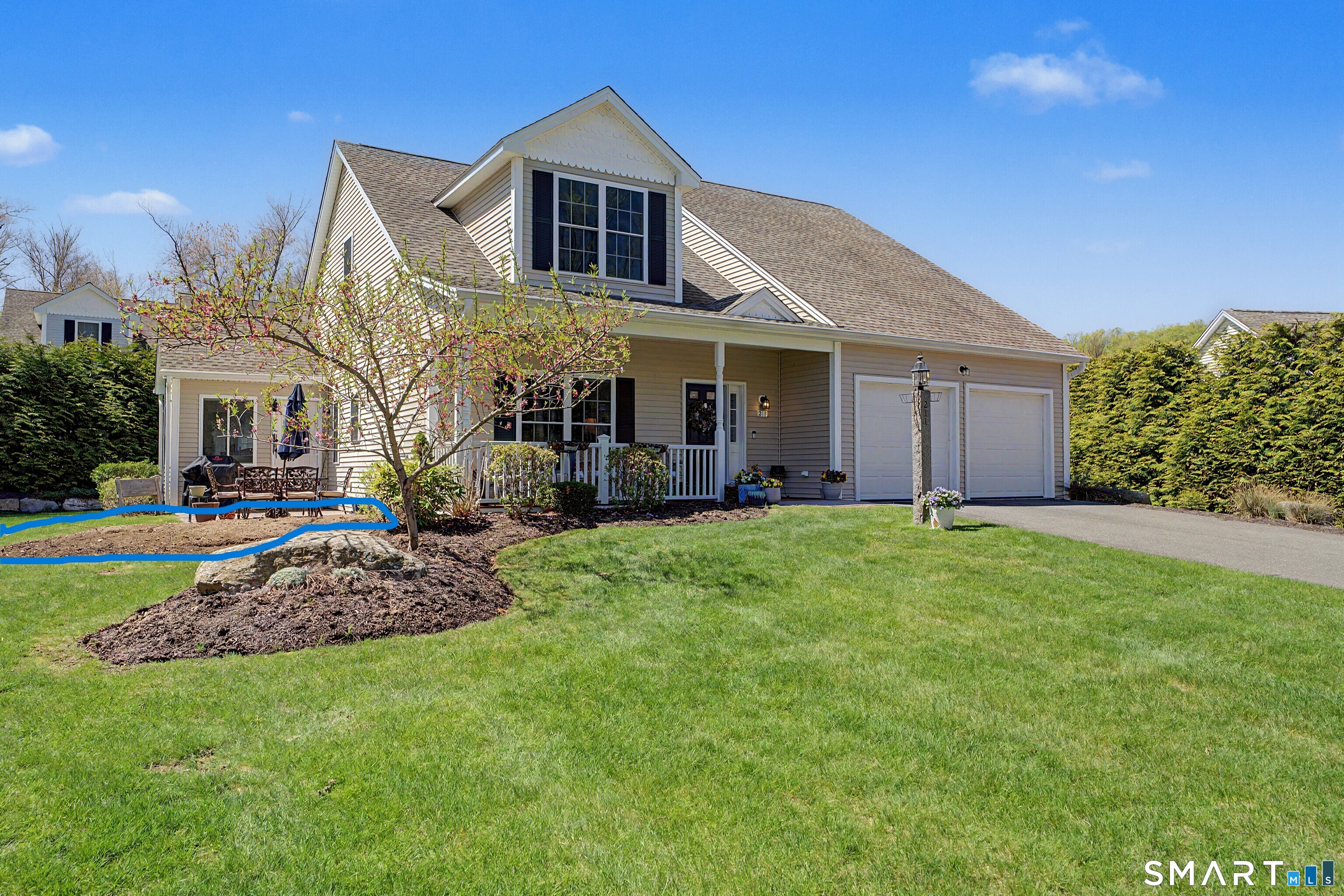 211 Meadowbrook Road, Unit 211 Oxford, CT 06478 - Photo 1 of 38 Front elevation with manicured landscaping and charming front porch.
