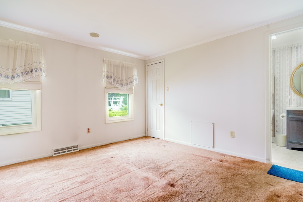 53 Castle Road Attleboro, MA 02703 - Photo 10 of 21 Gallery Image 10