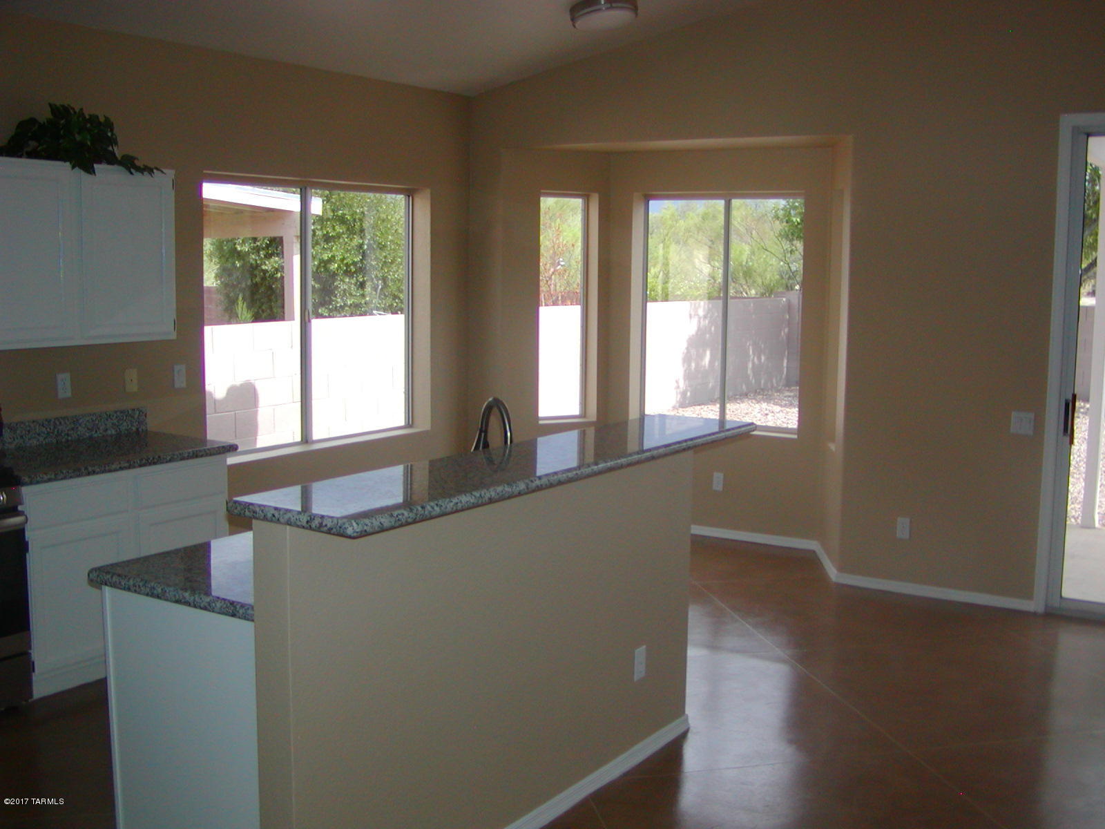 10050 East English Woods Road Tucson, AZ 85748 - Photo 7 of 25