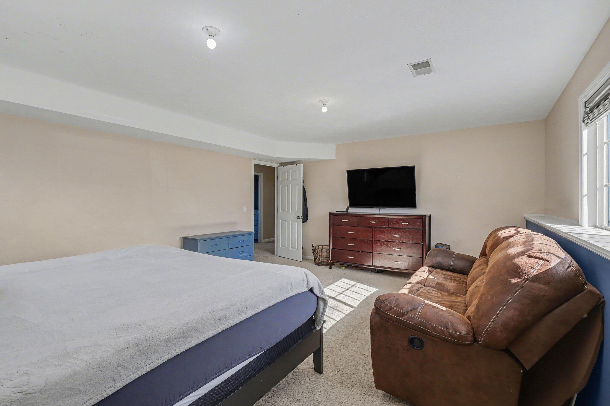 813 Valley Avenue Fremont, MI 49412 - Photo 12 of 27 012_file_7347