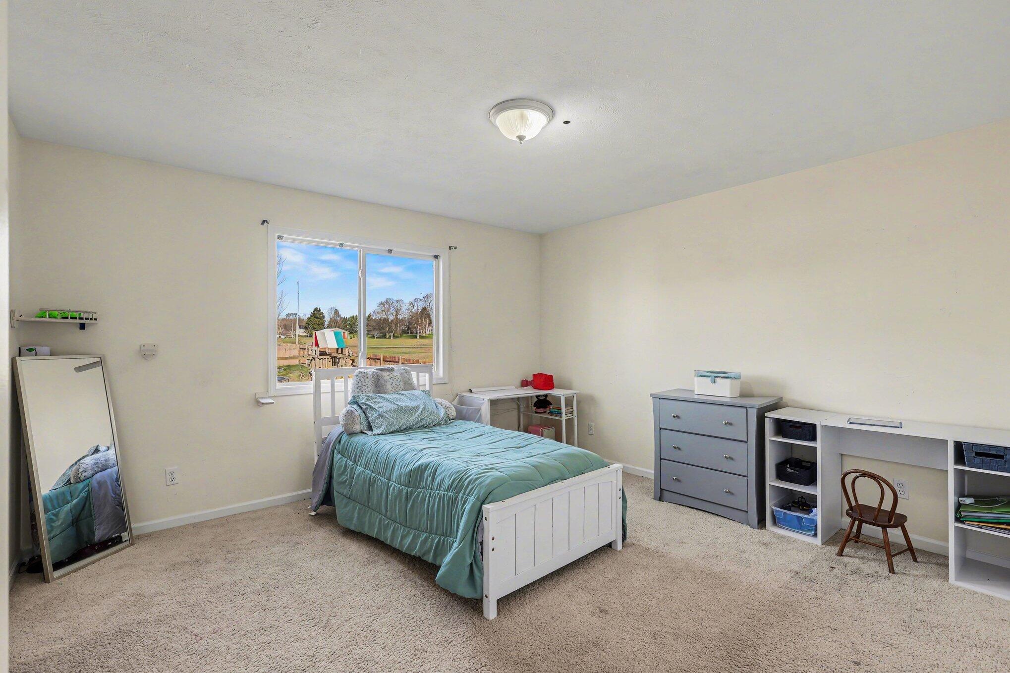 813 Valley Avenue Fremont, MI 49412 - Photo 14 of 27 014_file_8906