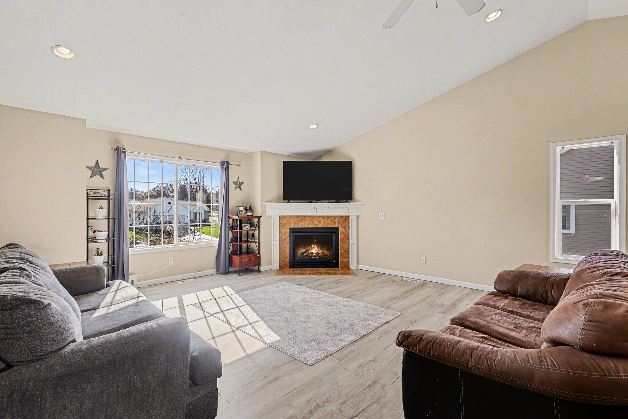 813 Valley Avenue Fremont, MI 49412 - Photo 4 of 27 004_file_8283