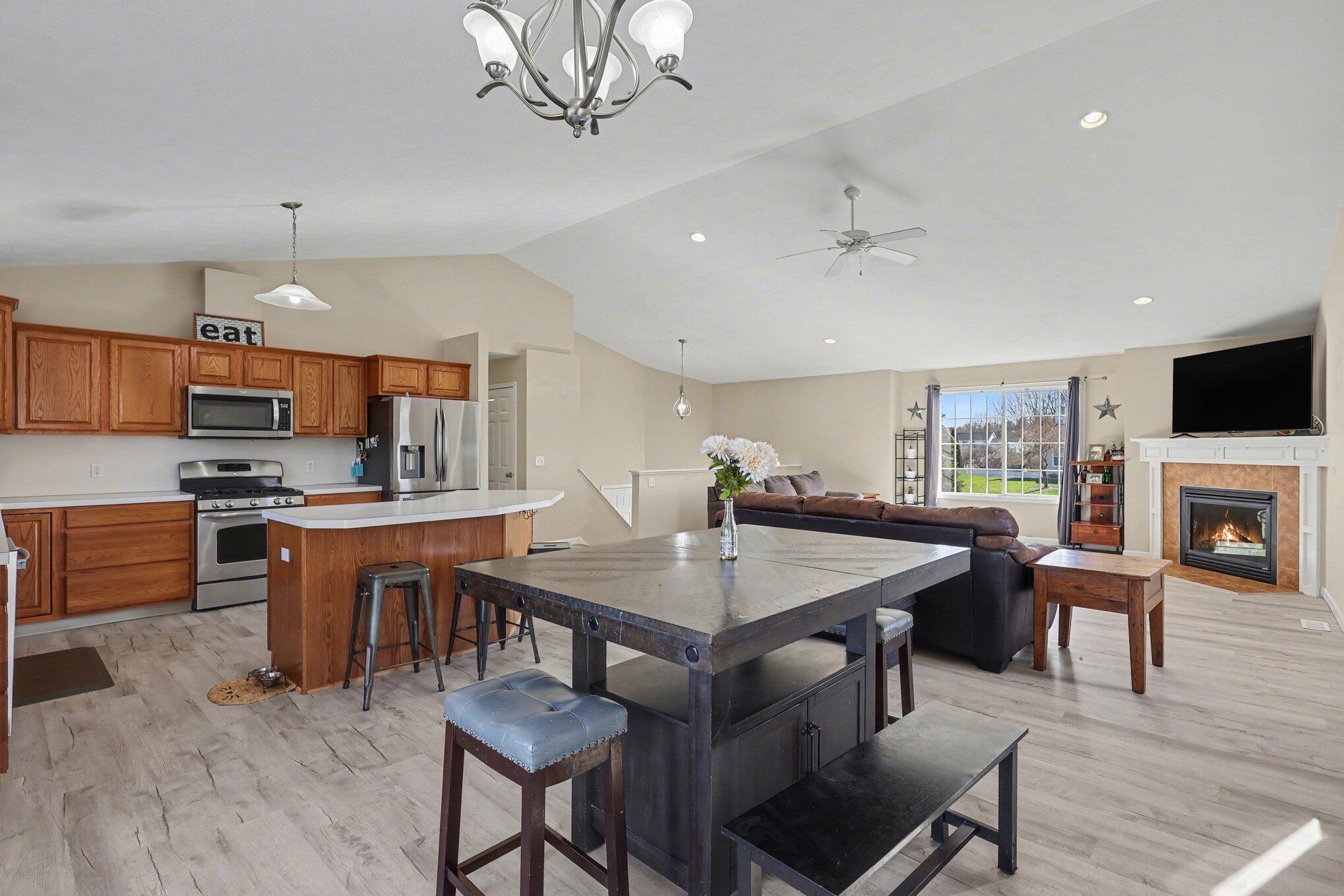 813 Valley Avenue Fremont, MI 49412 - Photo 7 of 27 007_file_2194