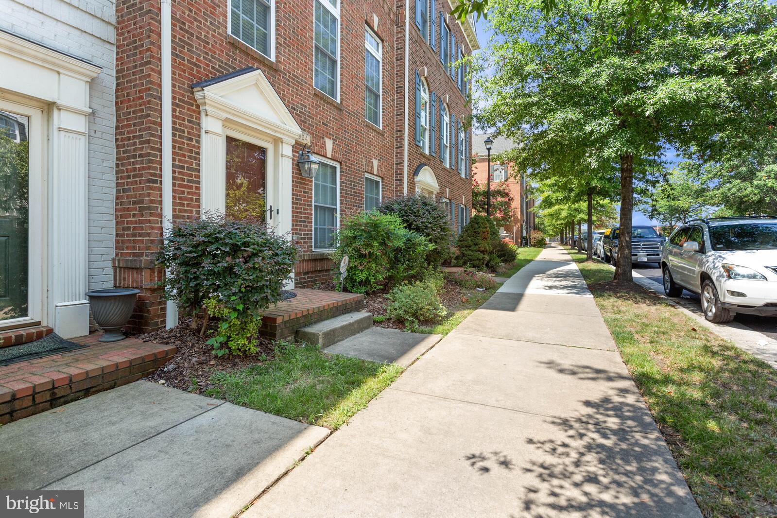 824 West Glebe Road Alexandria, VA 22305 - Photo 2 of 34
