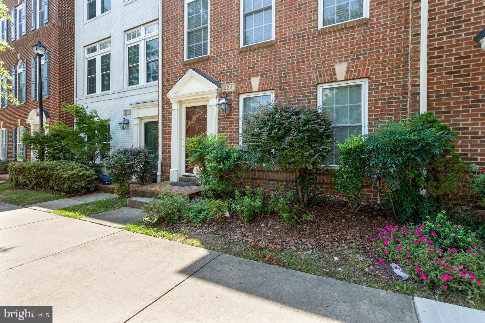 824 West Glebe Road Alexandria, VA 22305 - Photo 3 of 34