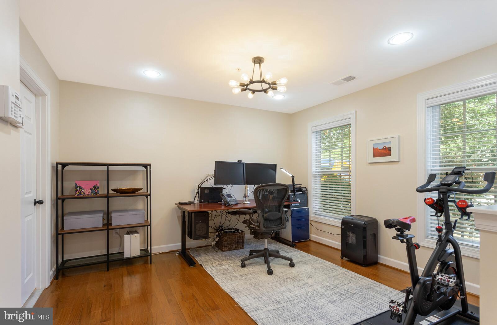 824 West Glebe Road Alexandria, VA 22305 - Photo 5 of 34