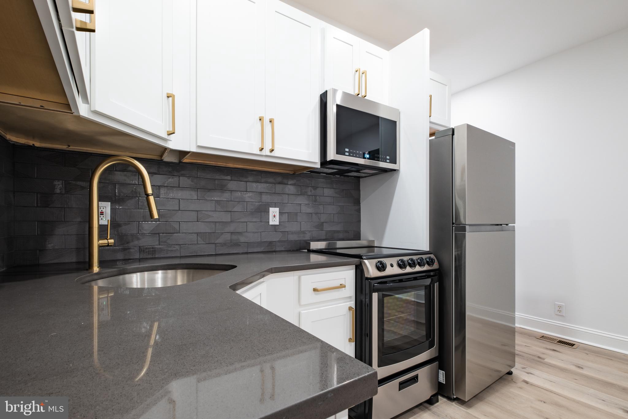 1805 Chestnut Street, Unit 1 Philadelphia, PA 19103 - Photo 4 of 11