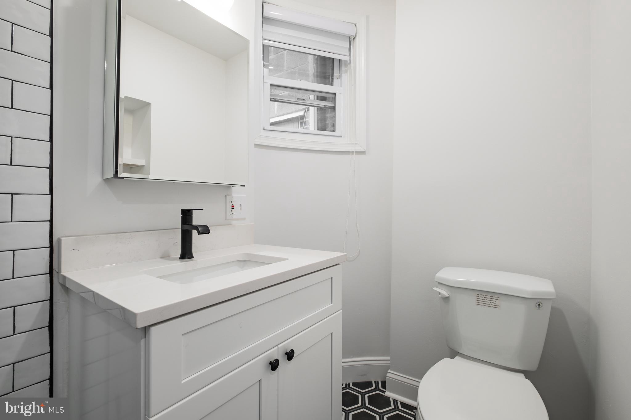 1805 Chestnut Street, Unit 1 Philadelphia, PA 19103 - Photo 7 of 11