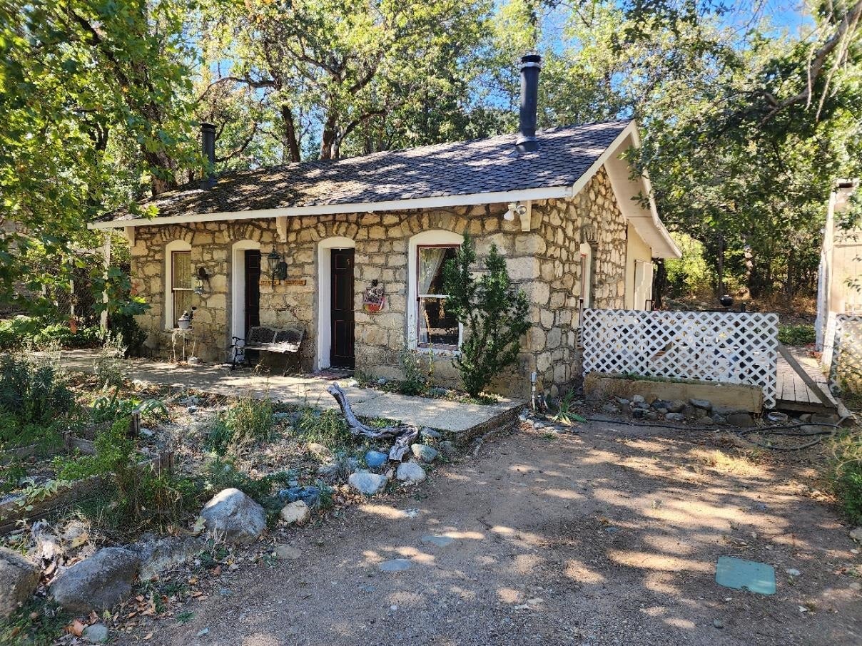29386 Castella Loop Road Castella, CA 96017 - Photo 4 of 14 Gallery Image 4
