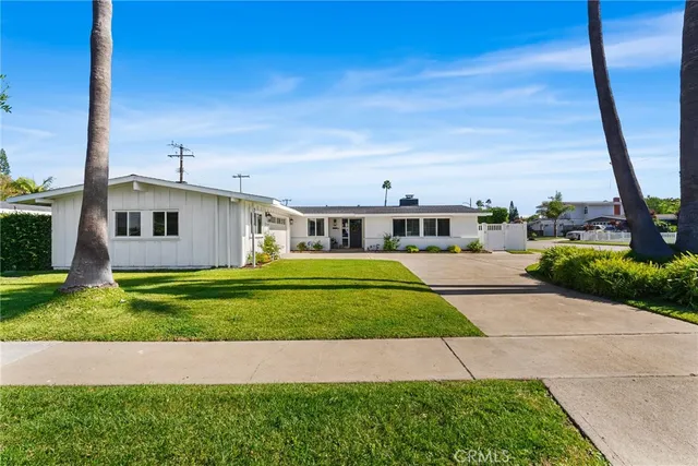 $1,799,000 | 2314 Colgate Drive, Costa Mesa, CA 92626