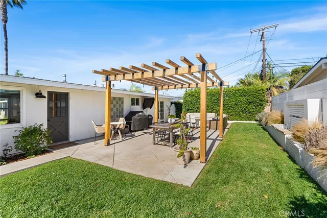$1,799,000 | 2314 Colgate Drive, Costa Mesa, CA 92626
