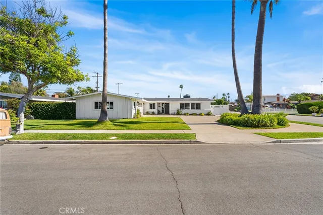 $1,799,000 | 2314 Colgate Drive, Costa Mesa, CA 92626