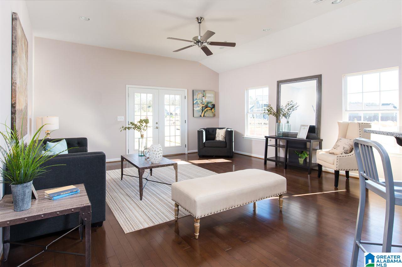 828 Michelle Manor Calera, AL 35040 - Photo 2 of 22