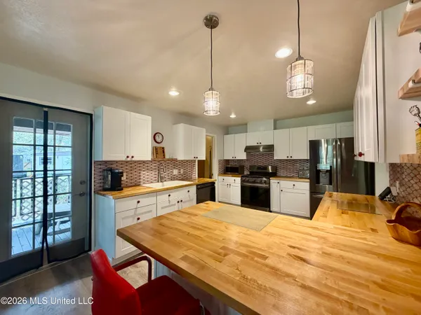 $334,900 | 216 Trace Circle, Raymond, MS 39154