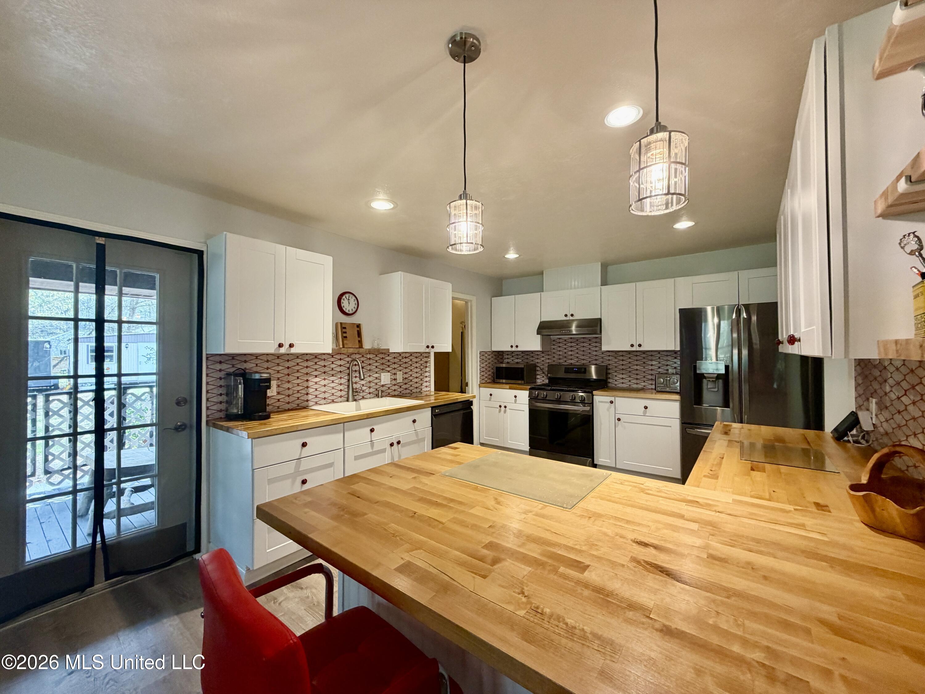 216 Trace Circle Raymond, MS 39154 - Photo 12 of 40 tracekitchen1