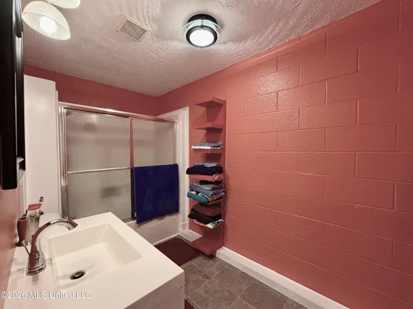 $334,900 | 216 Trace Circle, Raymond, MS 39154